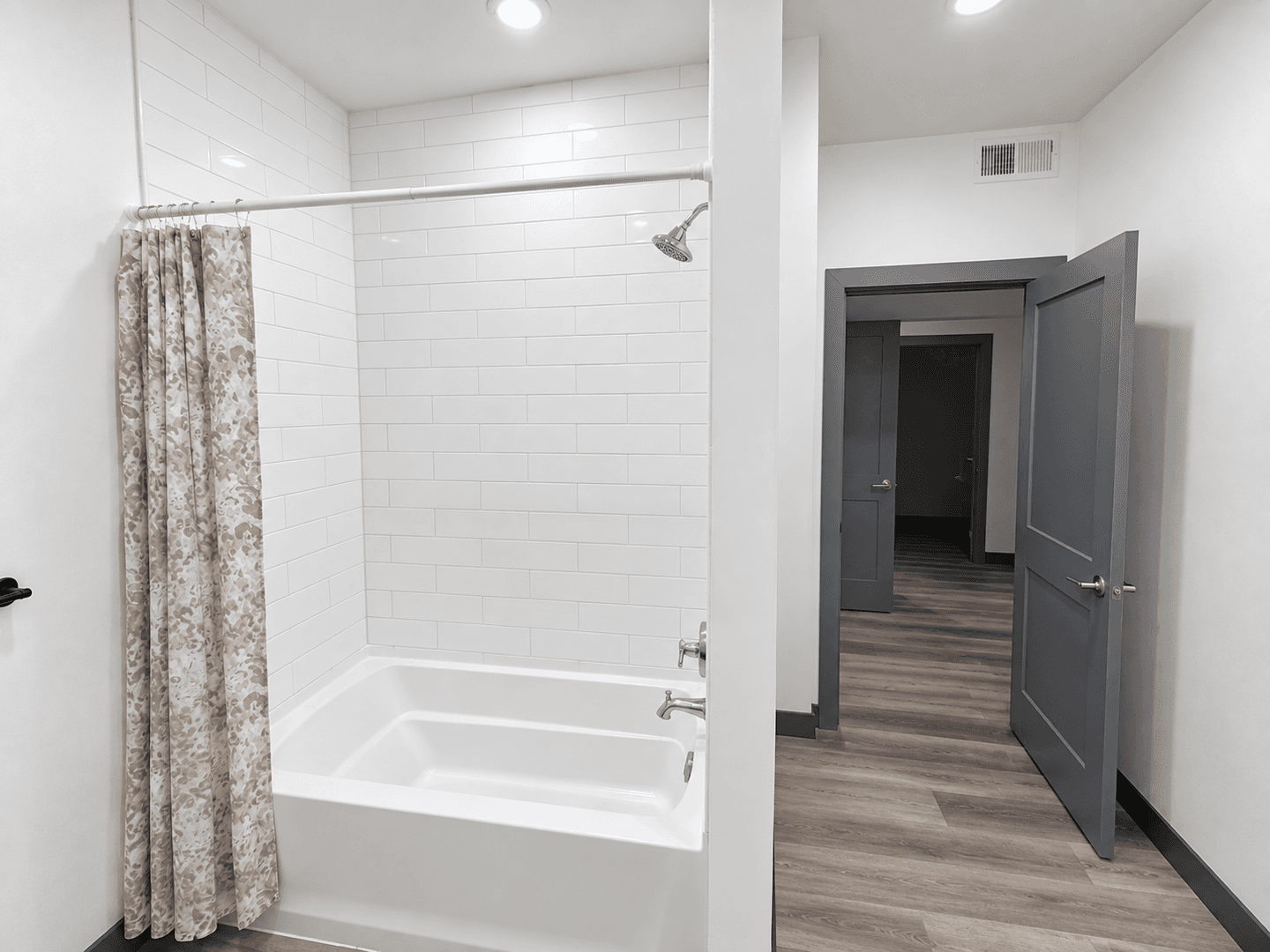 Saint Paul Apartment: 385 Clinton Ave