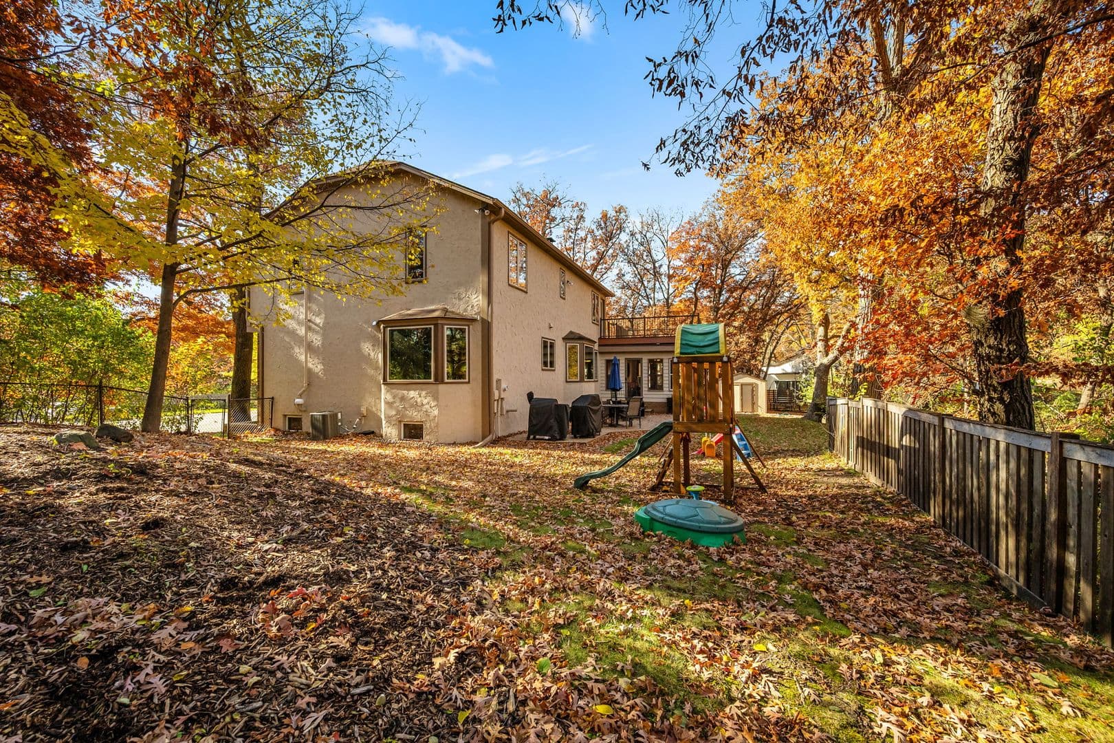 Lakeville House: 16425 Kingswood Ct