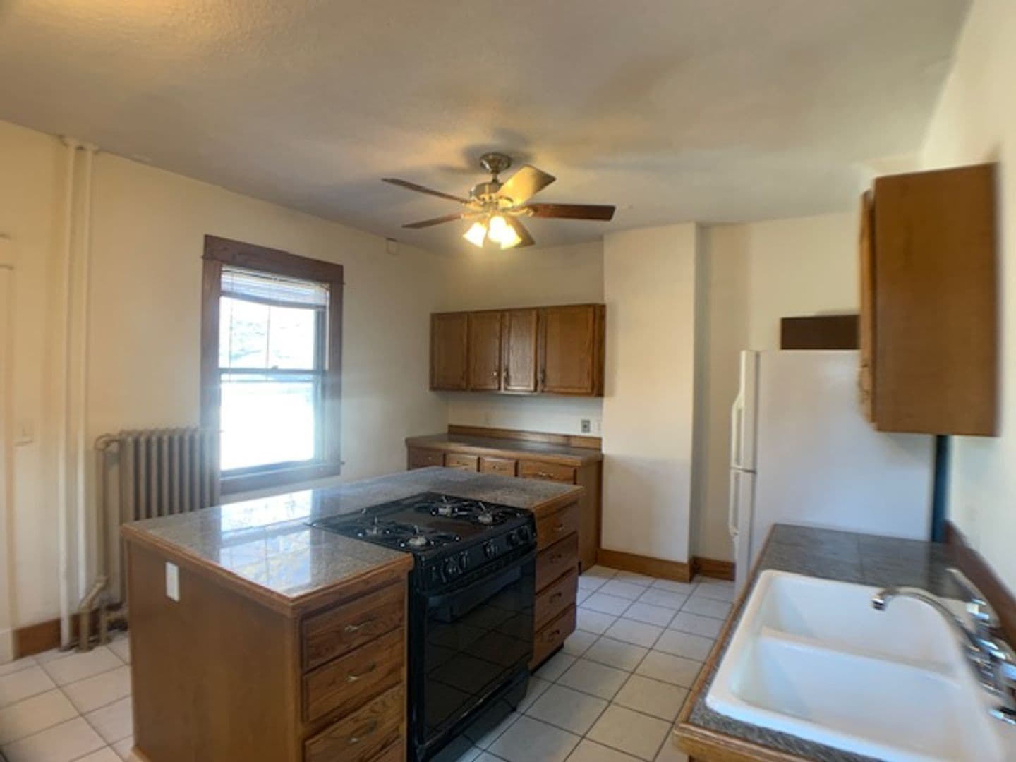 Saint Paul Apartment: 1607-1609 Van Buren Ave