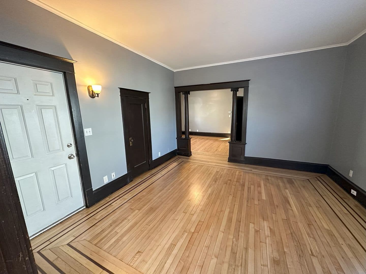 Minneapolis Apartment: 1081 13th Ave SE
