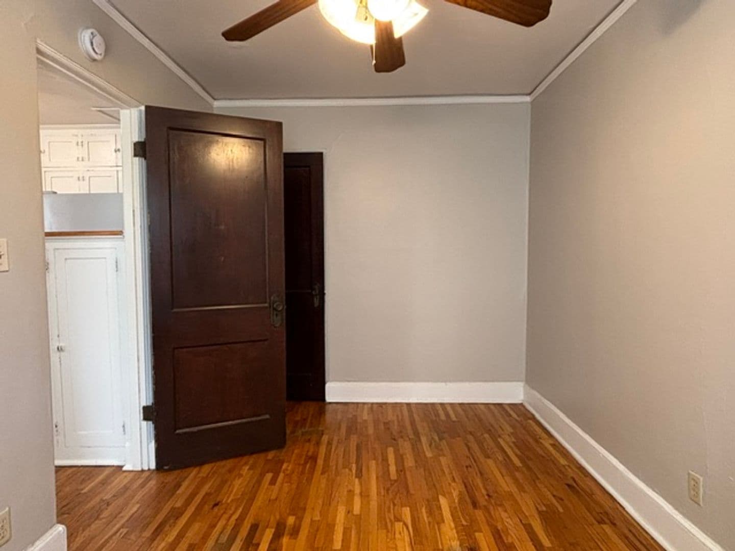 Saint Paul Apartment: 1962 Grand Ave