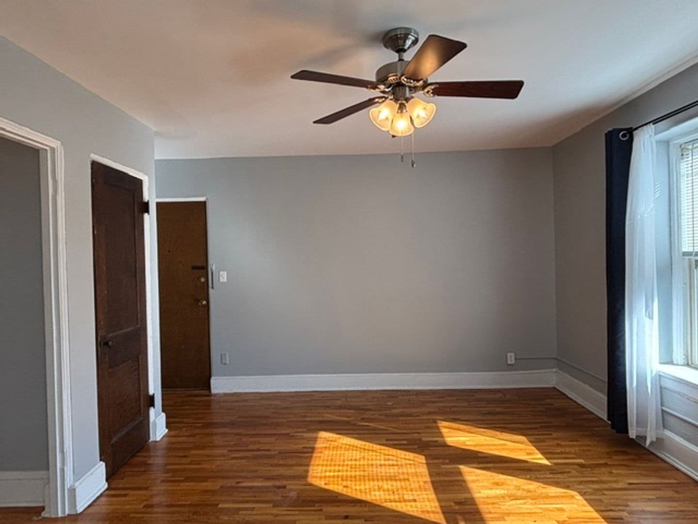 Saint Paul Apartment: 1967 Grand Ave