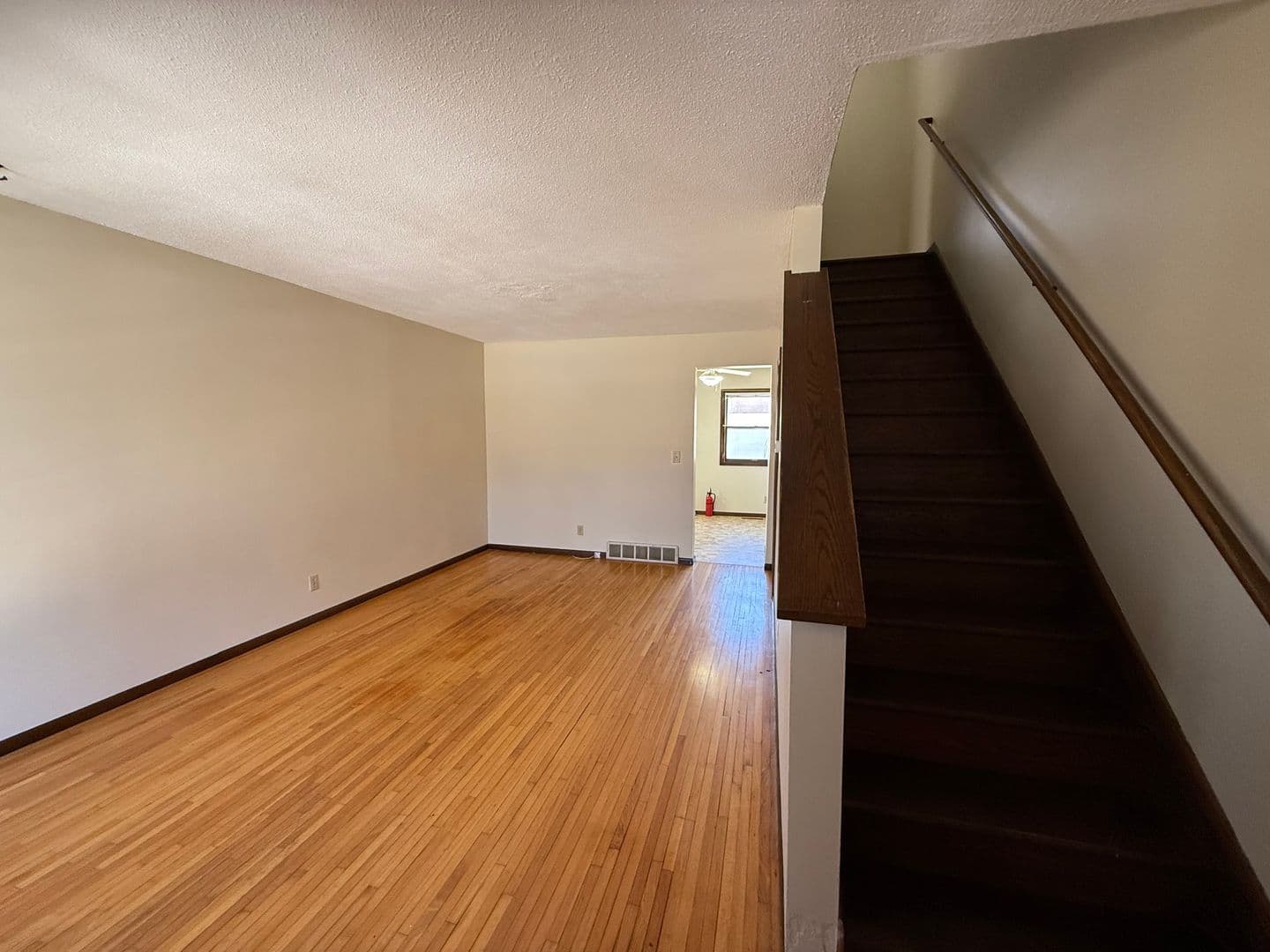 Minneapolis Apartment: 2833 31st Ave S