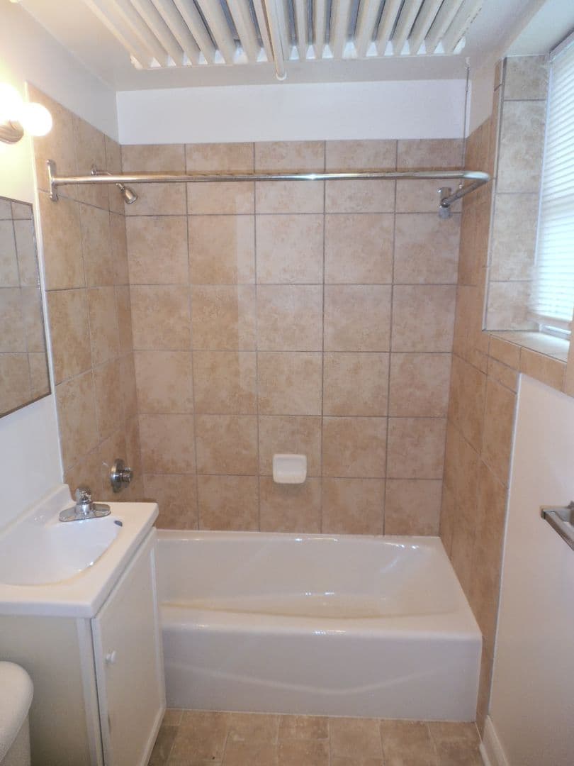 Saint Paul Apartment: 1635 Sherburne Ave