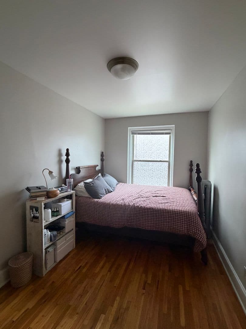 Saint Paul Apartment: 1962 Grand Ave