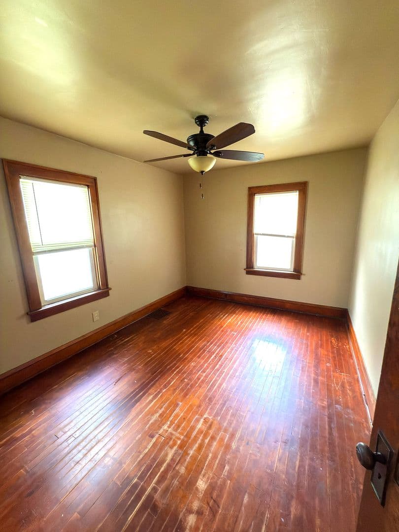 Minneapolis House: 2614 Dupont Avenue North
