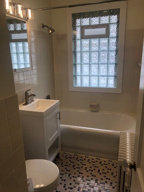 Saint Paul Apartment: 1135-1137 Goodrich Ave