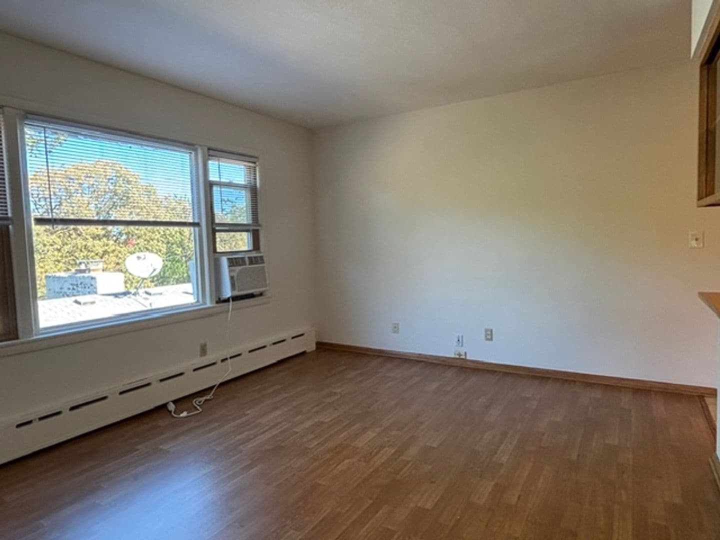 Minneapolis Apartment: 4351 Drew Ave South