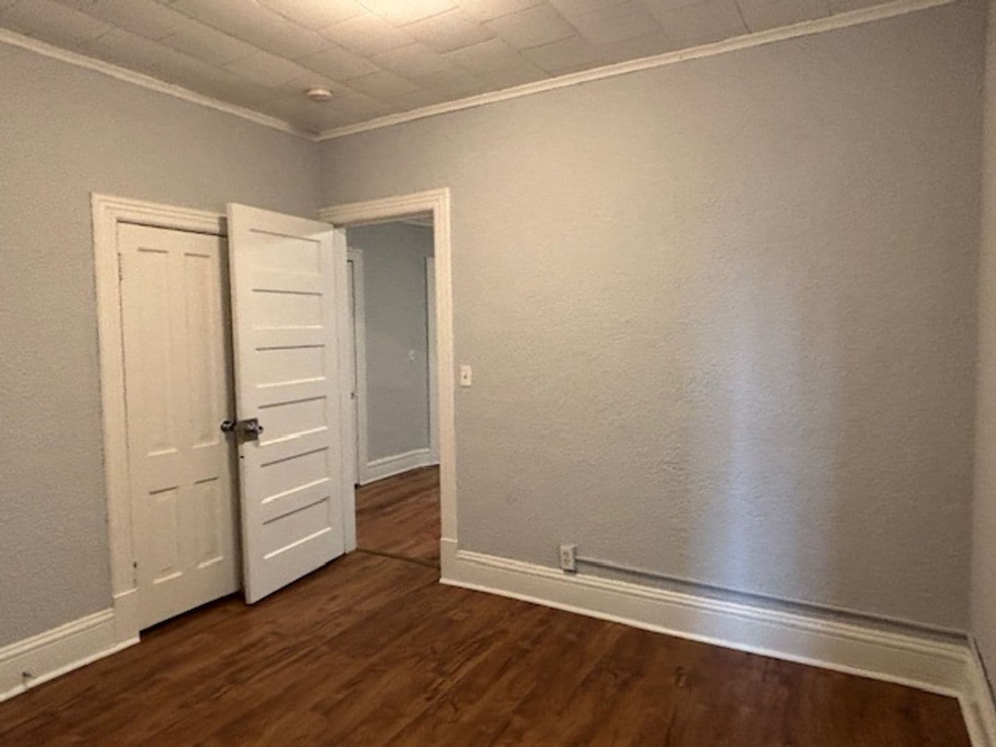 Saint Paul Apartment: 580 Thomas Ave W