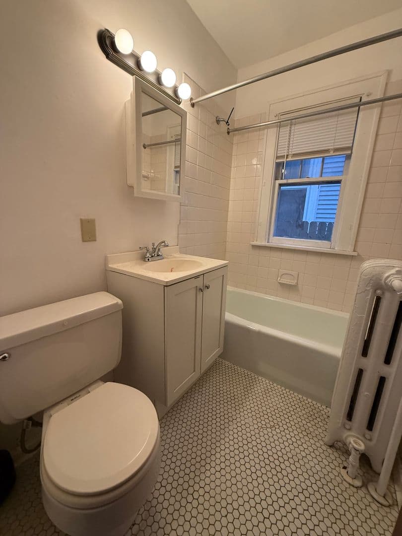 Saint Paul Apartment: 2033 Grand Ave