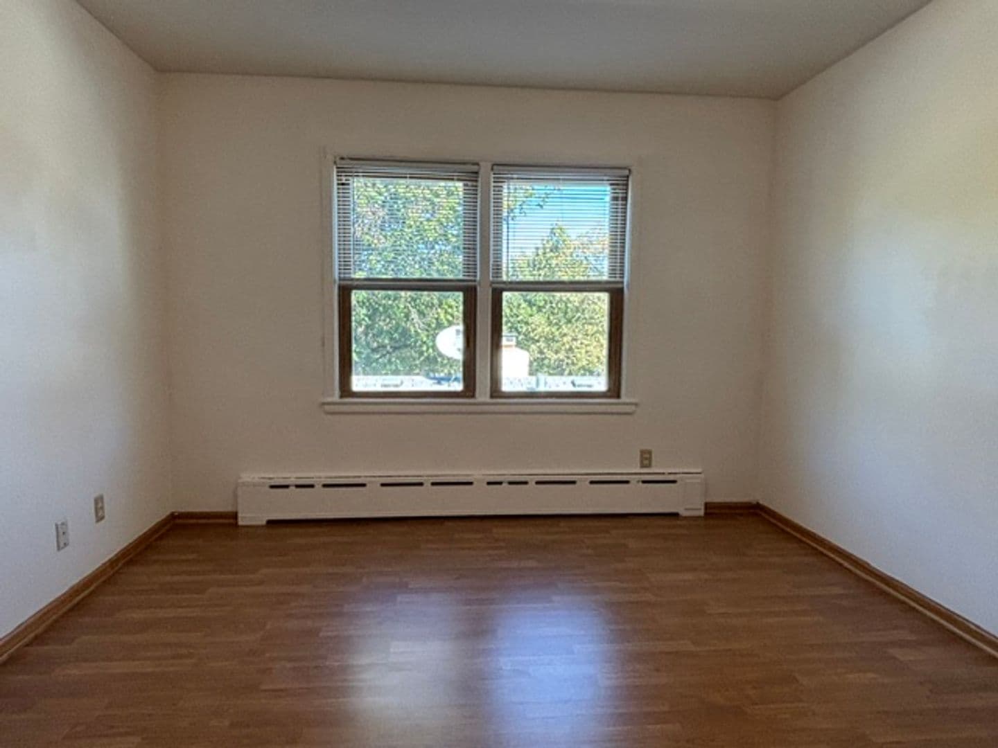 Minneapolis Apartment: 4351 Drew Ave South