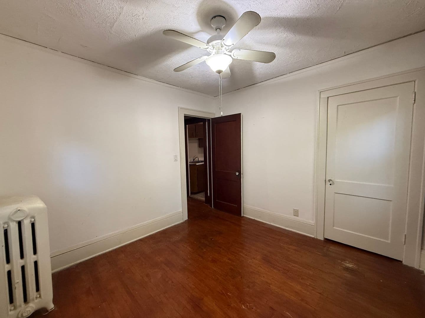 Saint Paul Apartment: 2033 Grand Ave