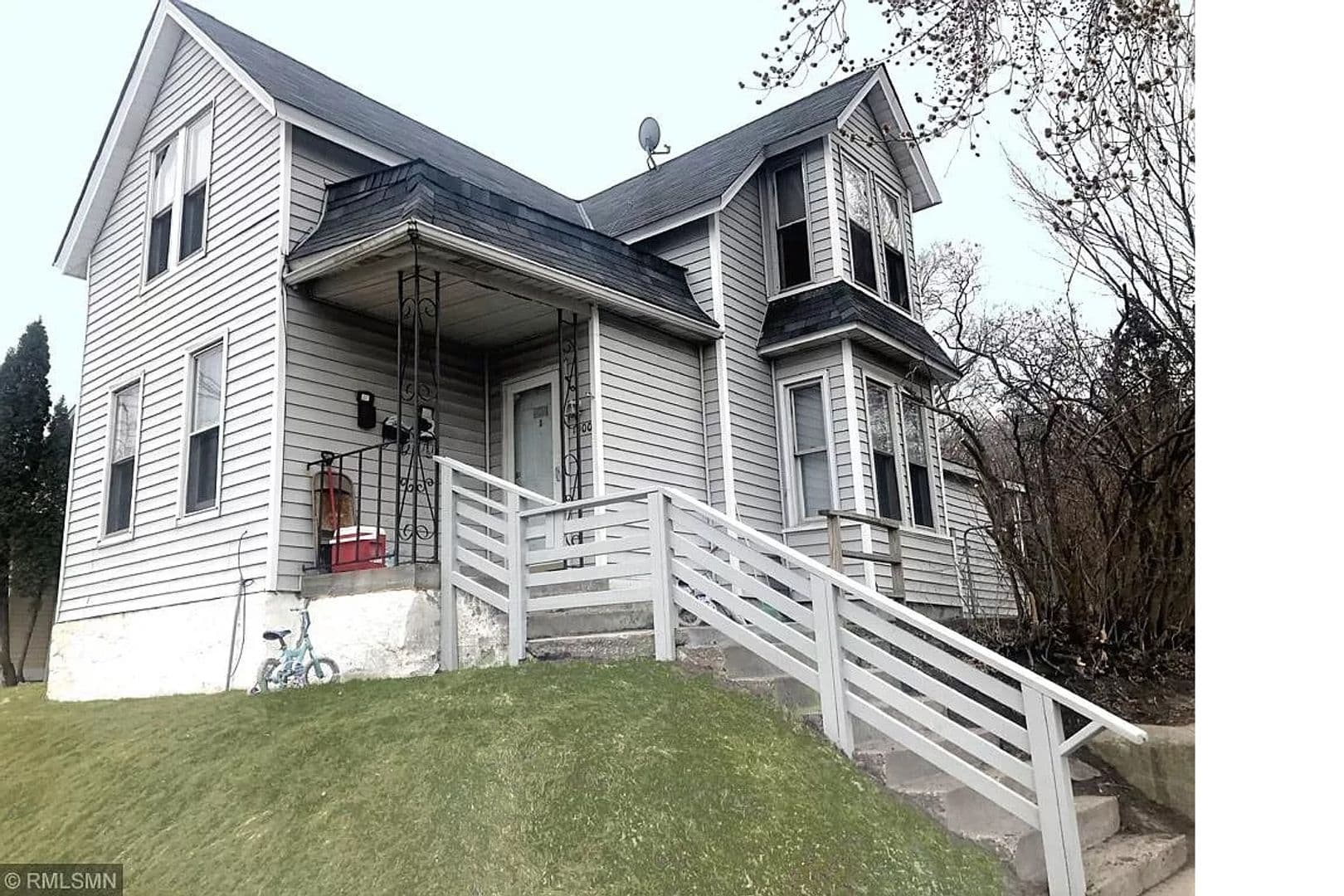 Saint Paul Apartment: 1000 McLean Ave.