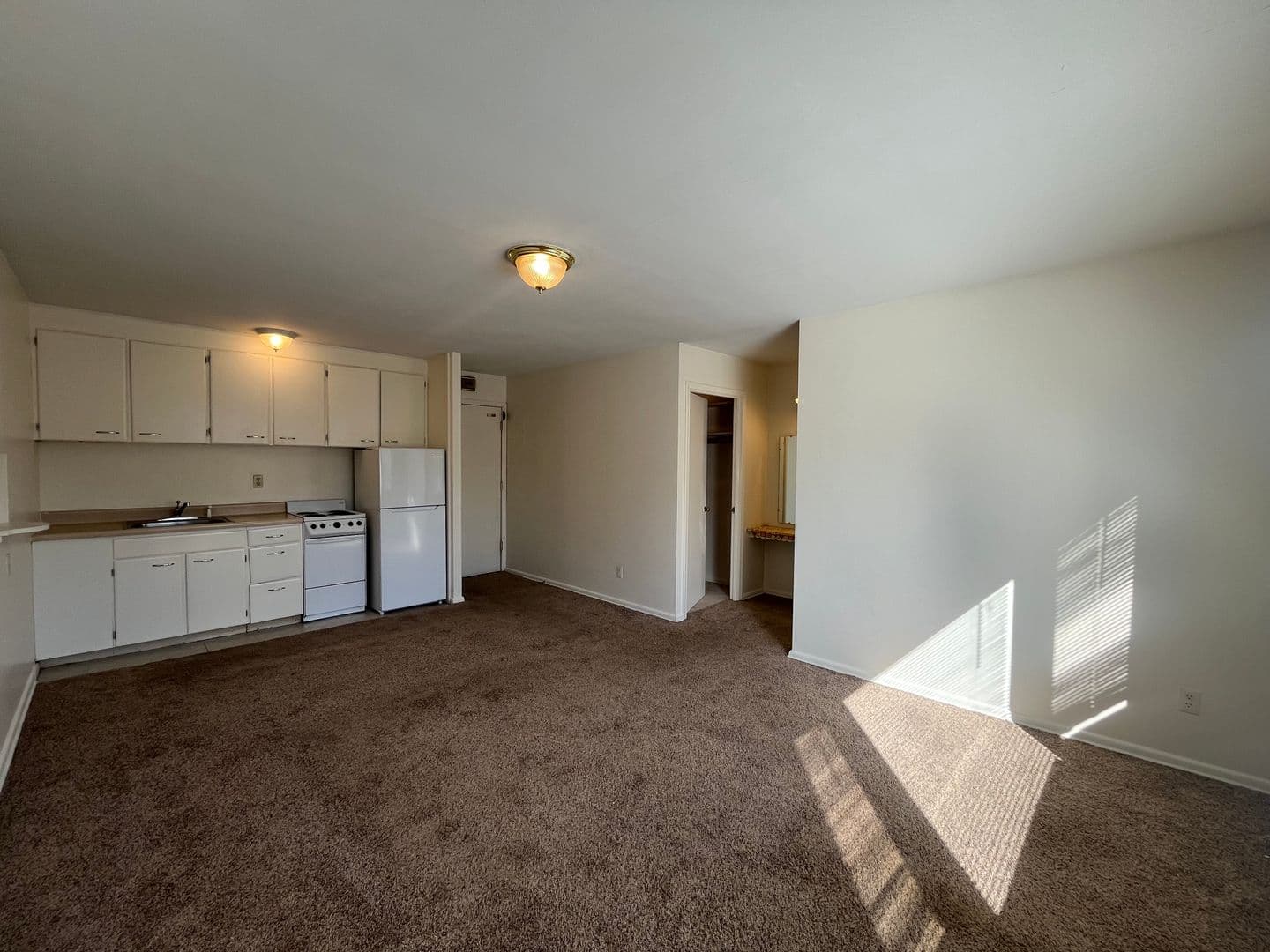 Saint Paul Apartment: 1936 Ford Parkway