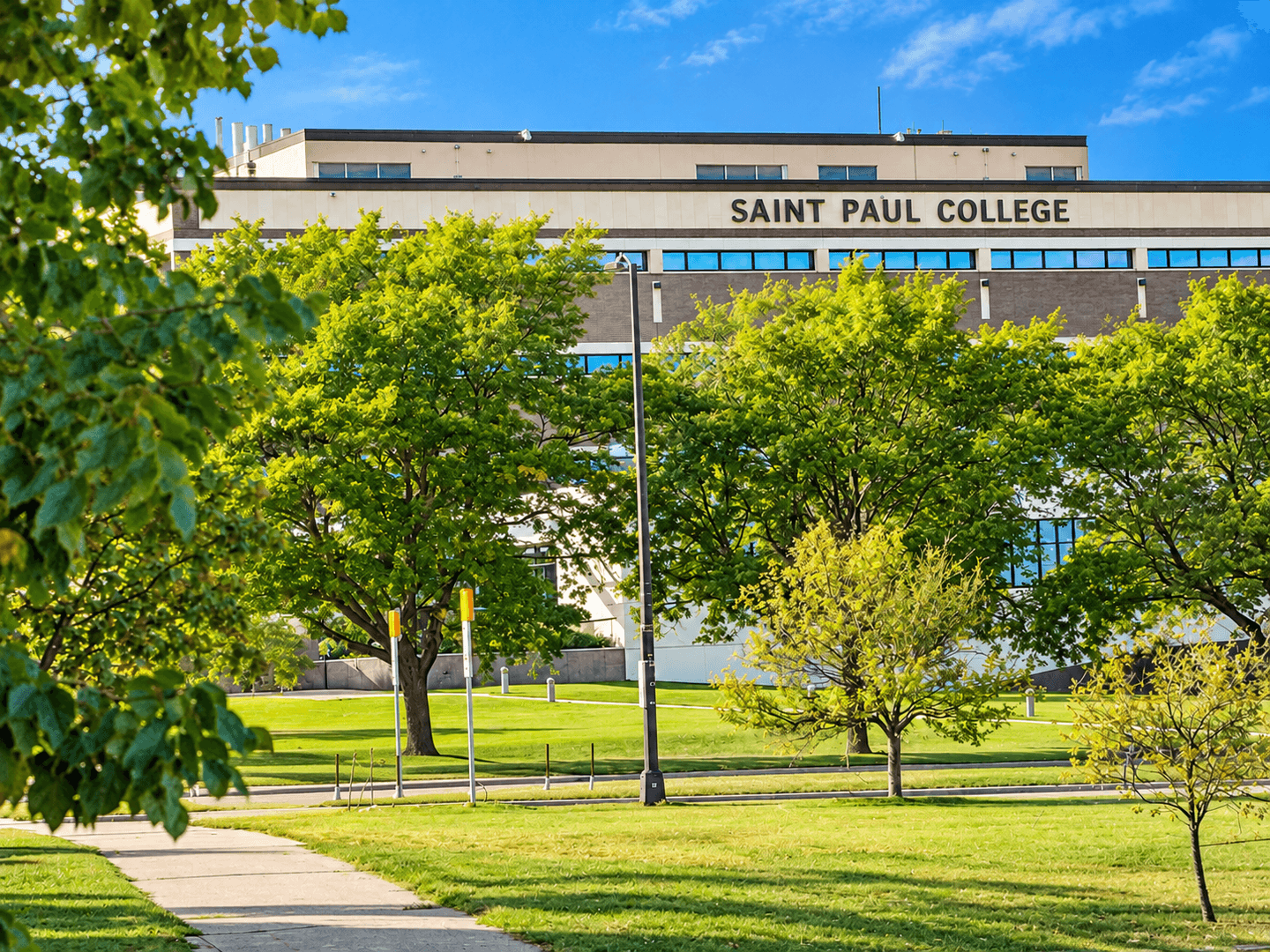 Saint Paul Apartment: 170 Summit Ave