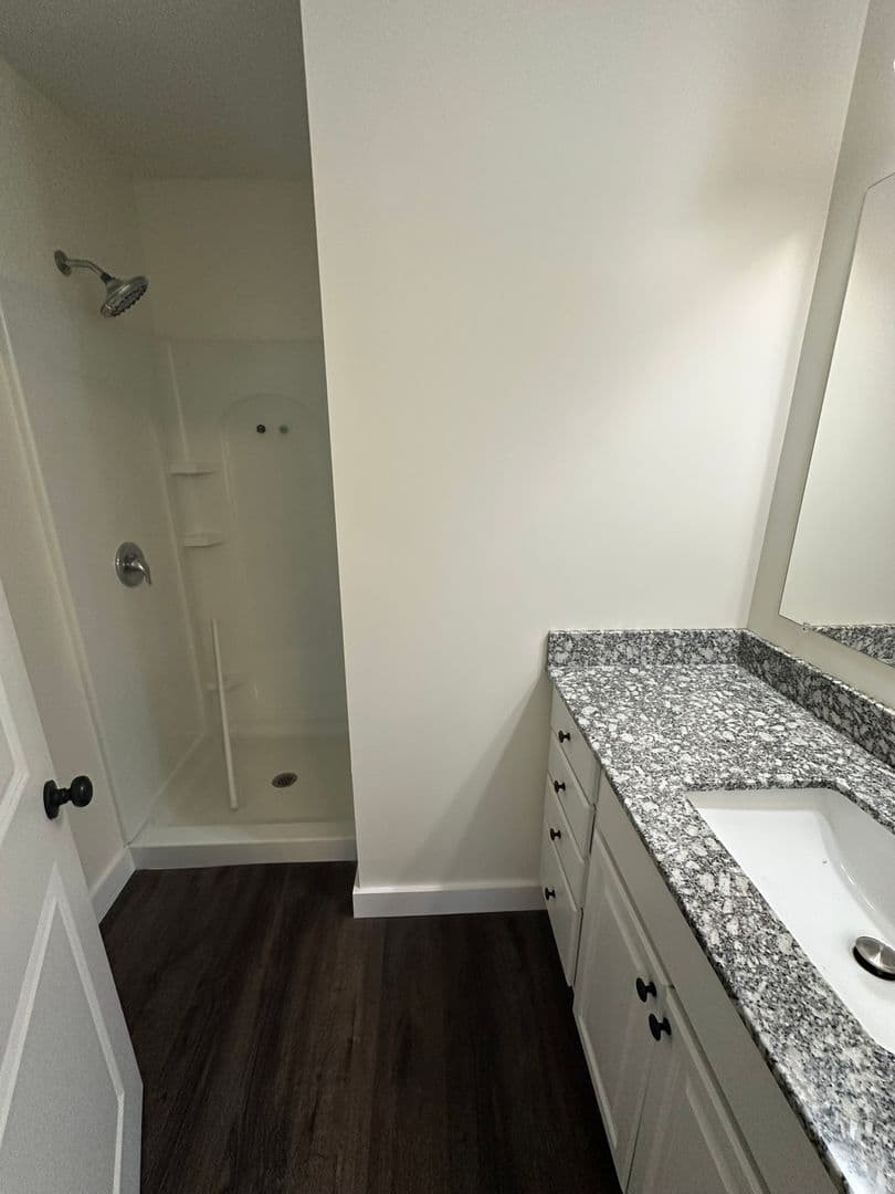 South Saint Paul Apartment: 250 6th Ave N