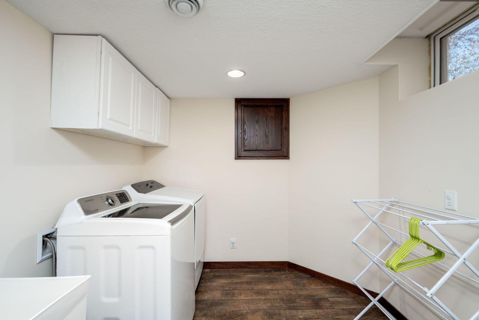 Lakeville House: 16425 Kingswood Ct