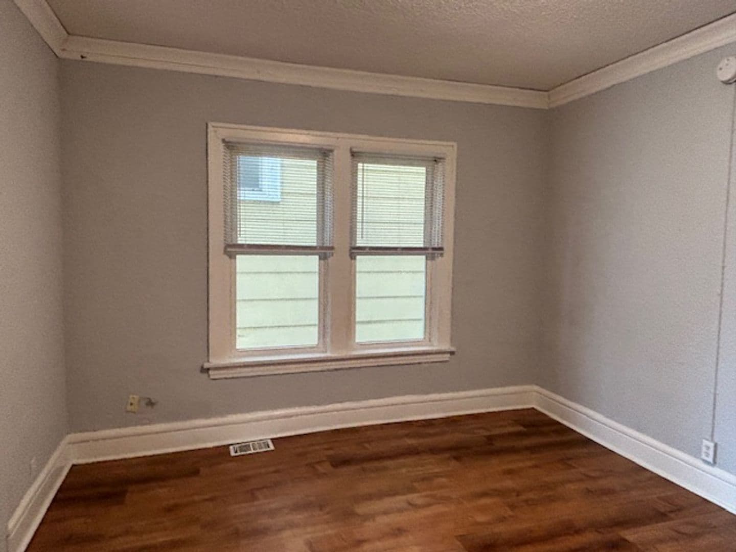 Saint Paul Apartment: 580 Thomas Ave W