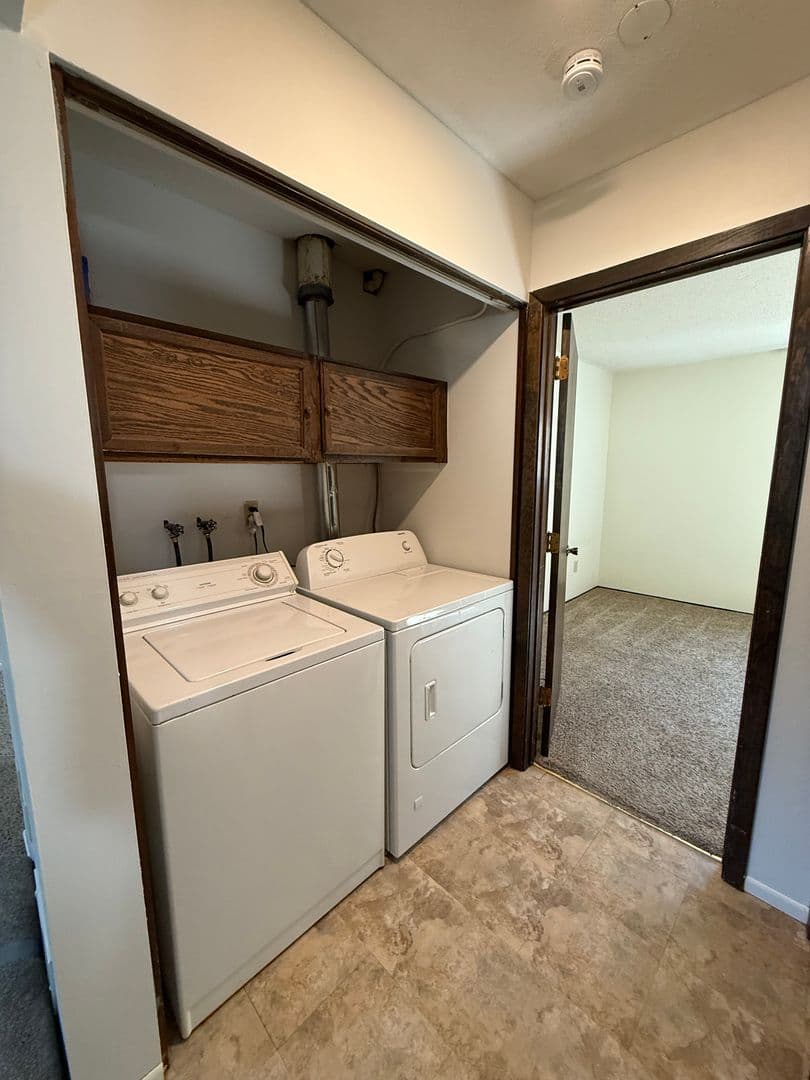 Coon Rapids House: 12288 Drake St NW