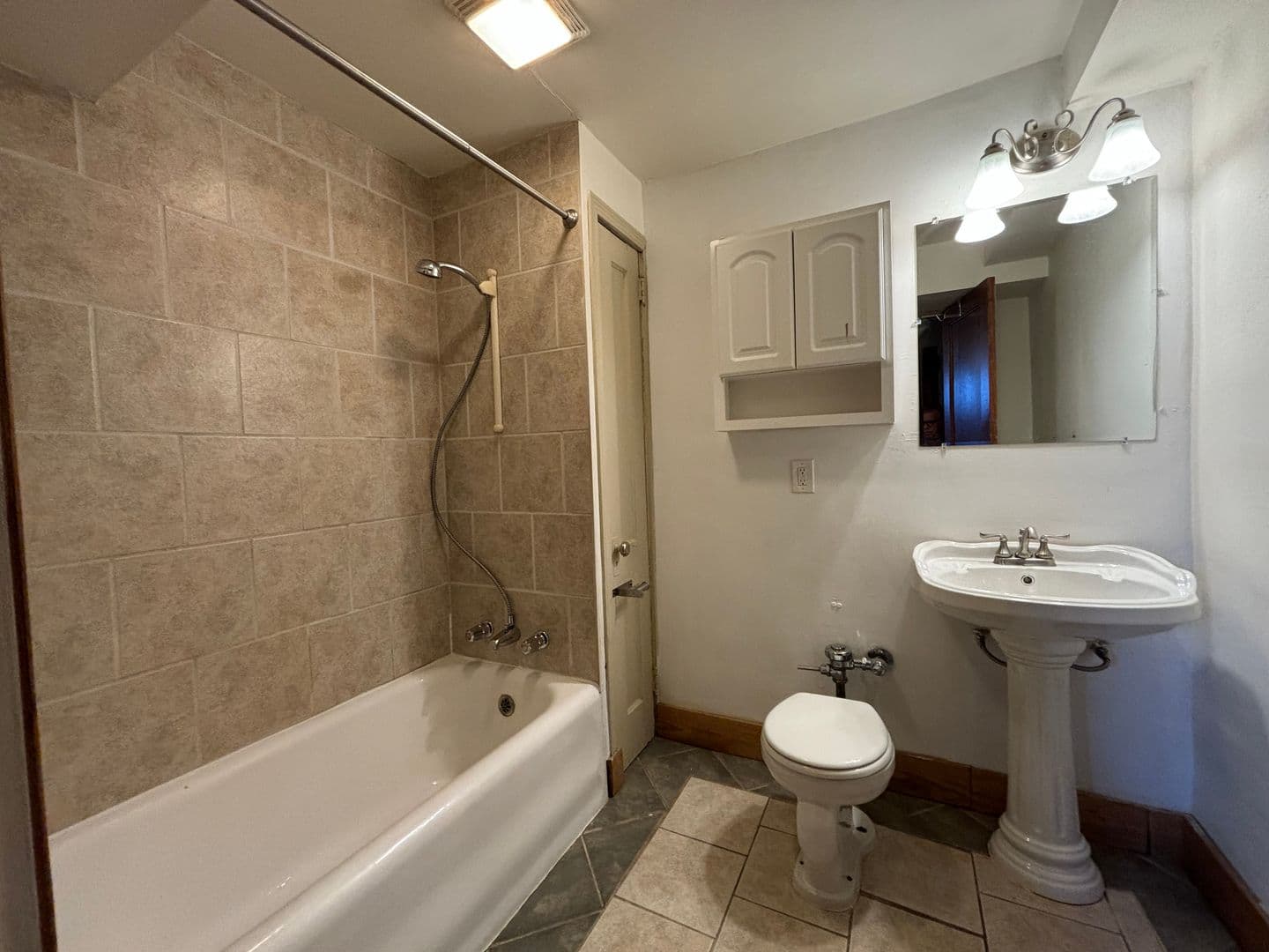 Saint Paul Apartment: 995 Grand Ave