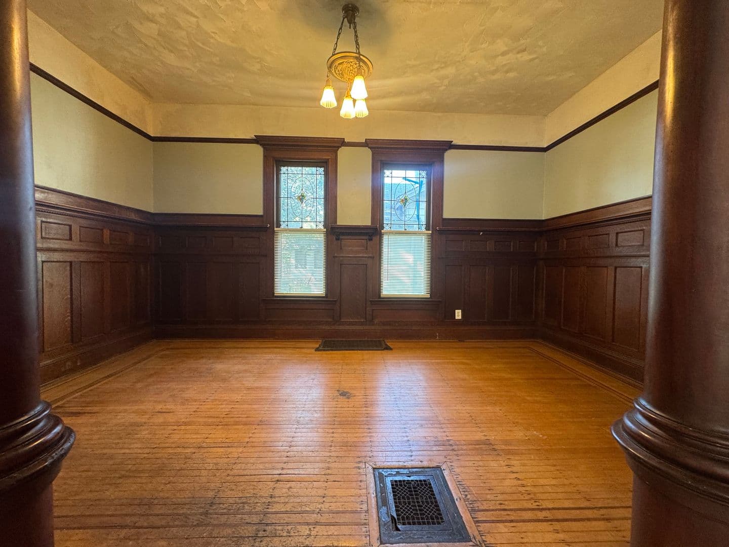 Minneapolis Apartment: 2526 Polk St NE
