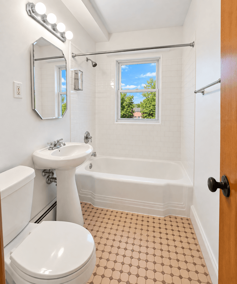 Saint Paul Apartment: 1573 Hartford Ave