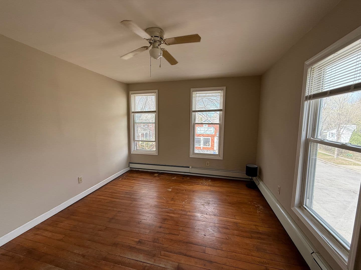 Saint Paul Apartment: 562 Edmund Ave W