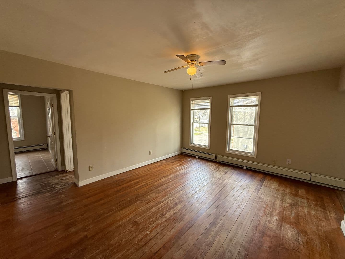 Saint Paul Apartment: 562 Edmund Ave W