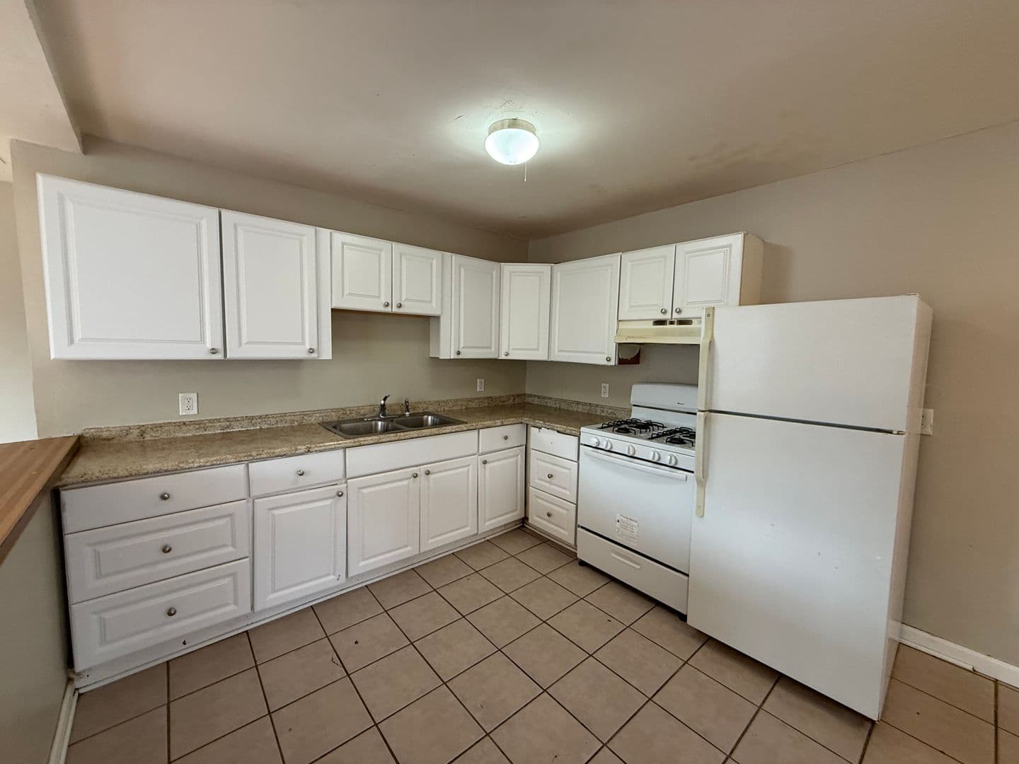 Saint Paul Apartment: 555-565 N Kent St