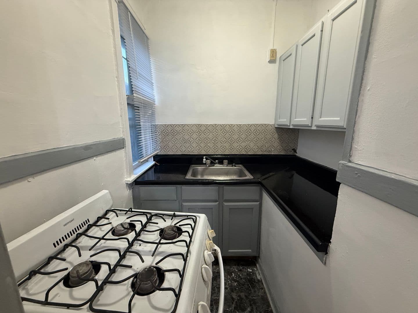 Minneapolis Apartment: 1302 Linden Ave
