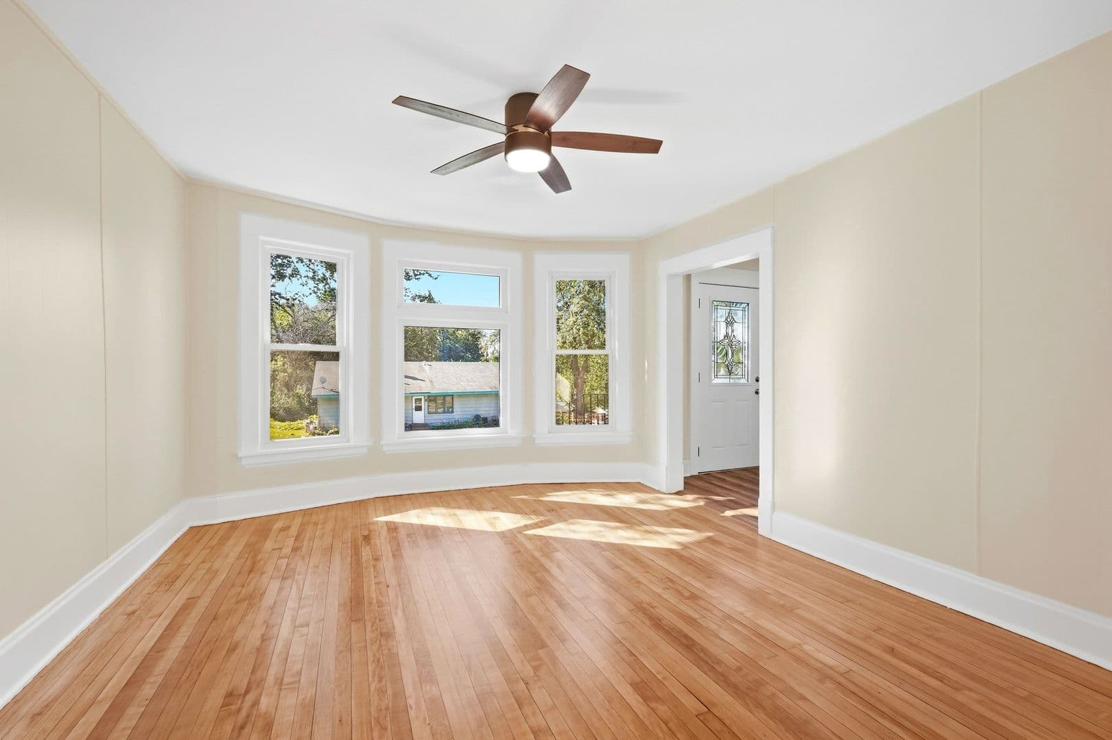 Saint Paul House: 527 Arlington Ave E