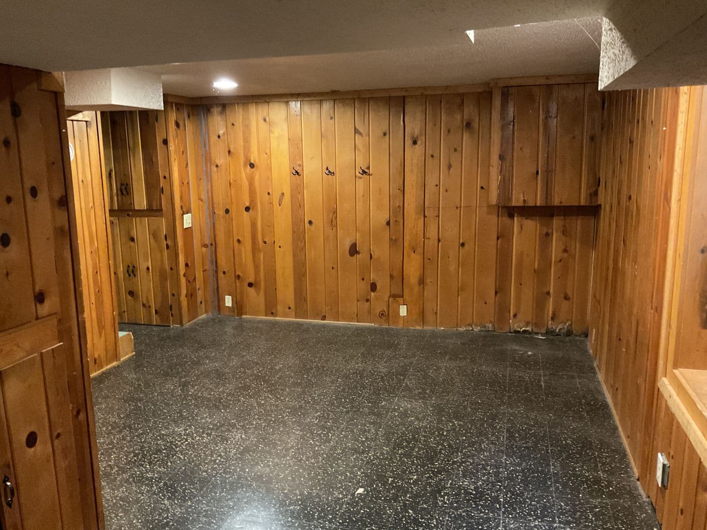 South Saint Paul Apartment: 708 1st Ave S