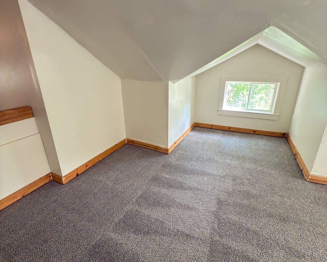 Minneapolis House: 2614 Dupont Avenue North