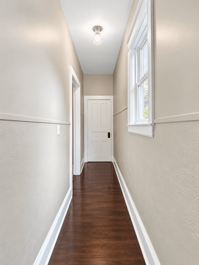 Saint Paul Apartment: 1863 Marshall Ave