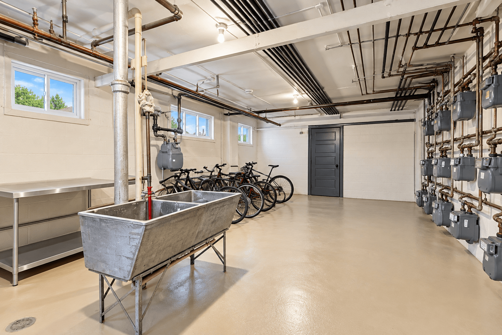 Saint Paul Apartment: 1168 Grand Ave