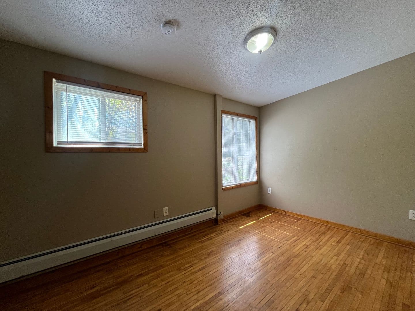 Mahtomedi Apartment: 1251 Mahtomedi Ave