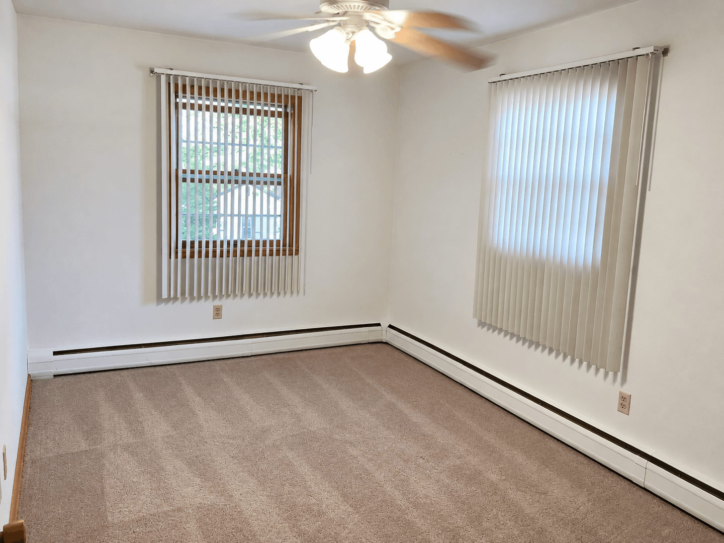 Saint Paul Apartment: 996 Van Buren Ave