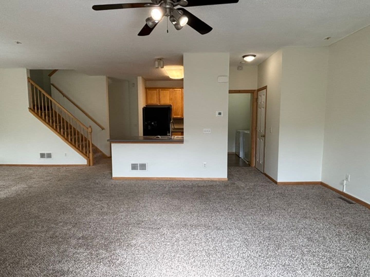 Lakeville House: 18340 Kerrville Trail