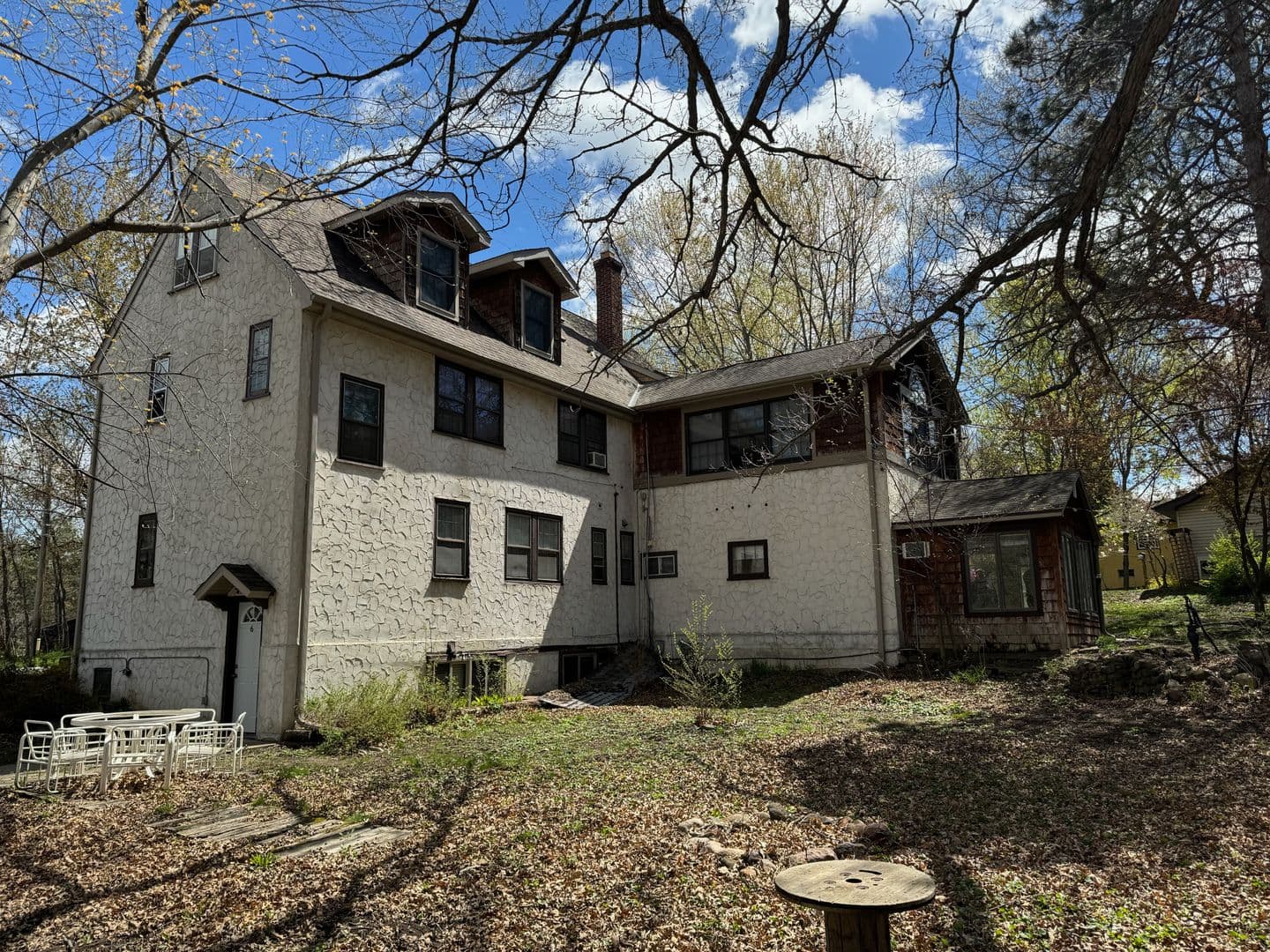 Mahtomedi Apartment: 1251 Mahtomedi Ave