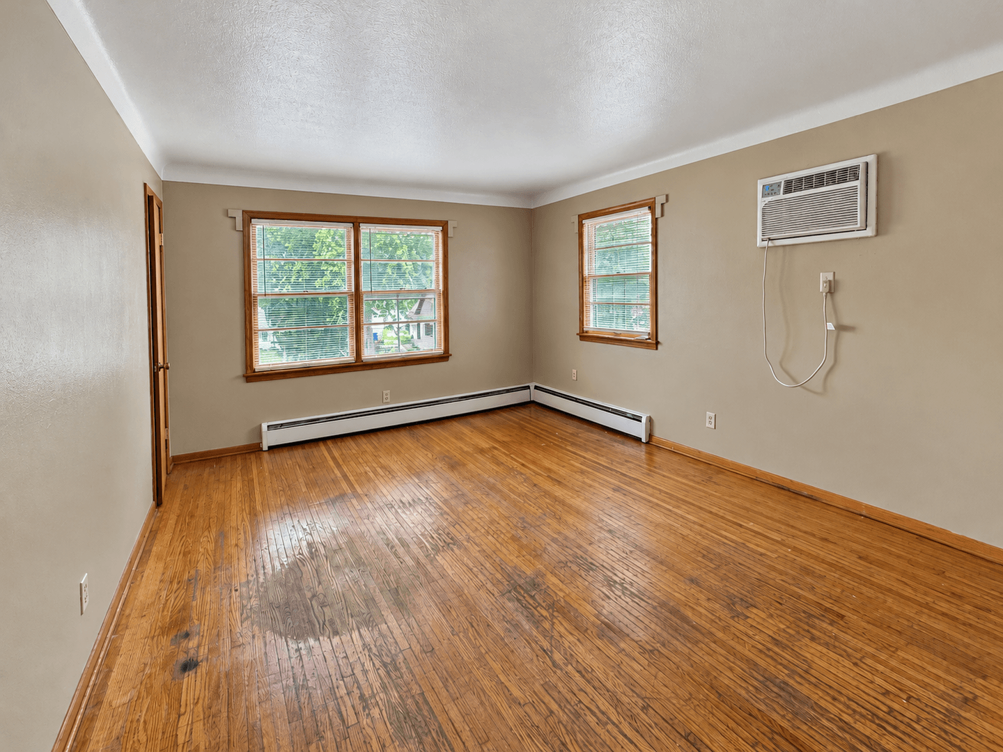 Saint Paul Apartment: 1360 Payne Ave