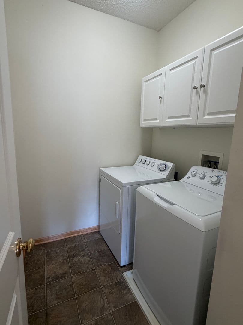 Lakeville House: 18340 Kerrville Trail