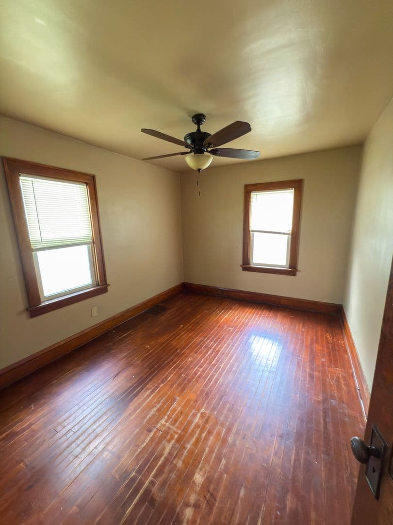 Minneapolis House: 2614 Dupont Avenue North
