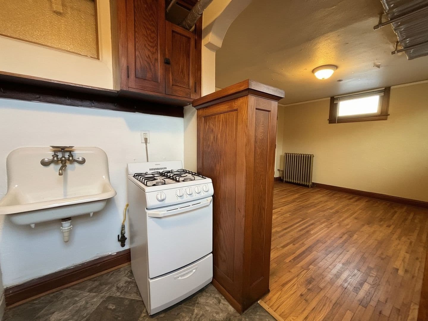 Saint Paul Apartment: 995 Grand Ave