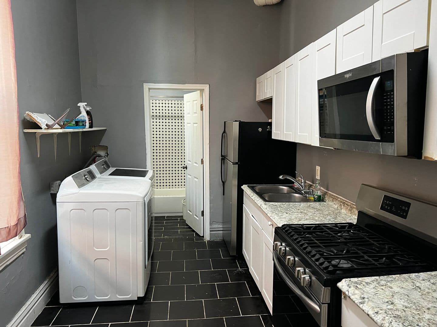 Saint Paul Apartment: 600 Grotto St N