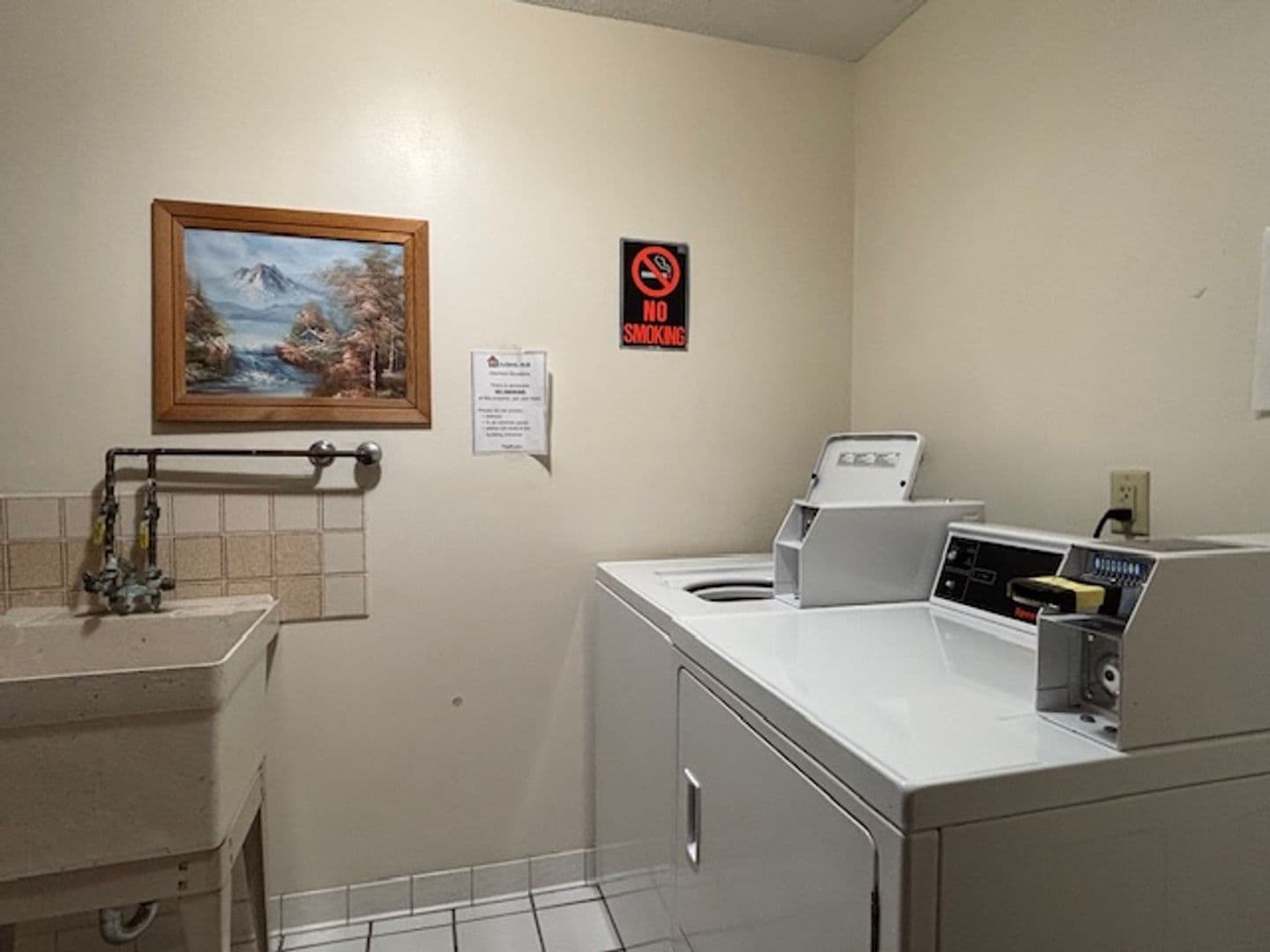 Bloomington Apartment: 2021 W 90th St