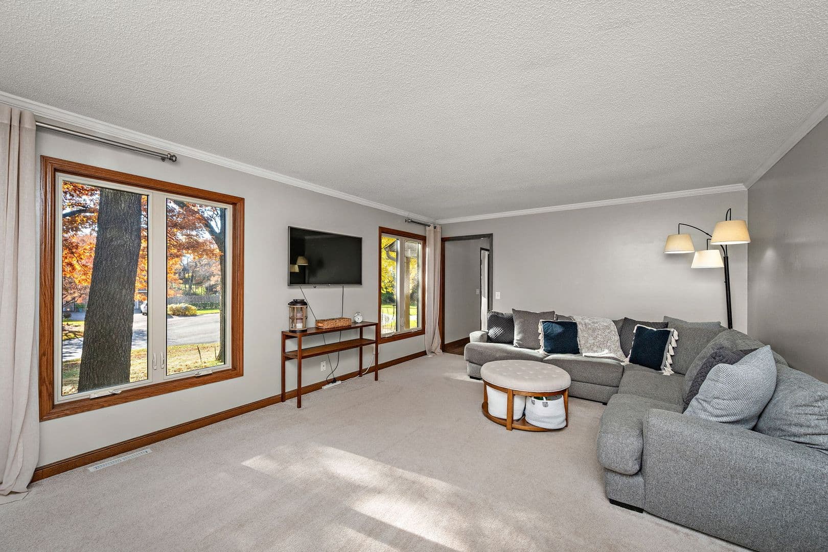 Lakeville House: 16425 Kingswood Ct