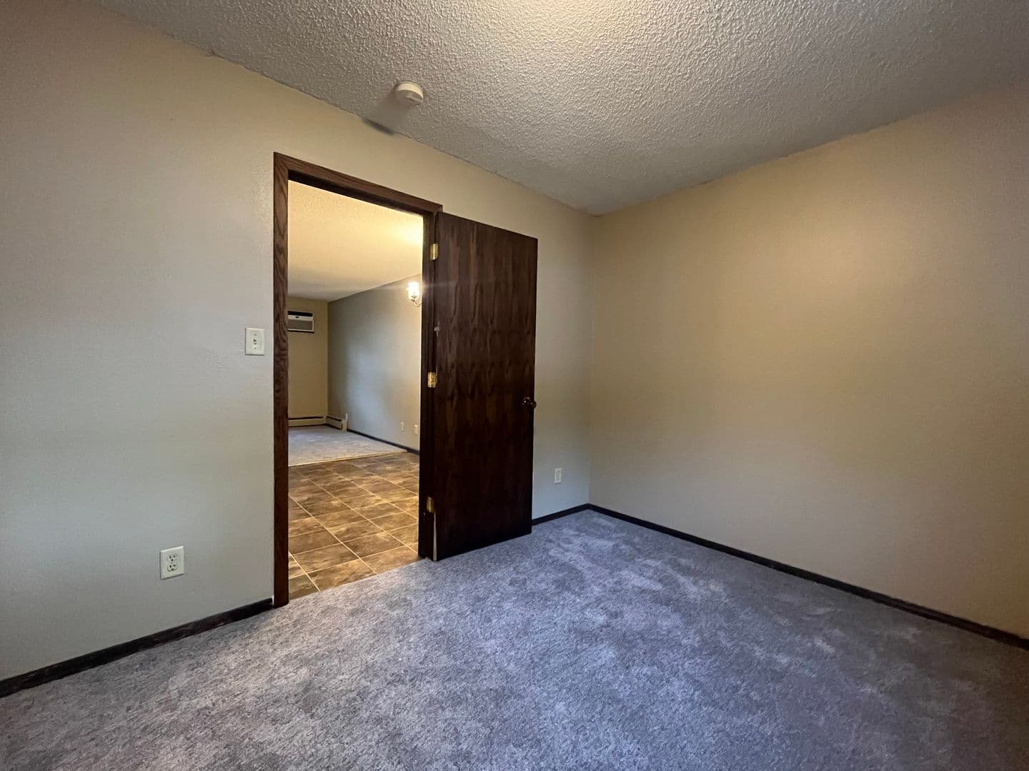 Saint Paul Apartment: 1439 Case Ave