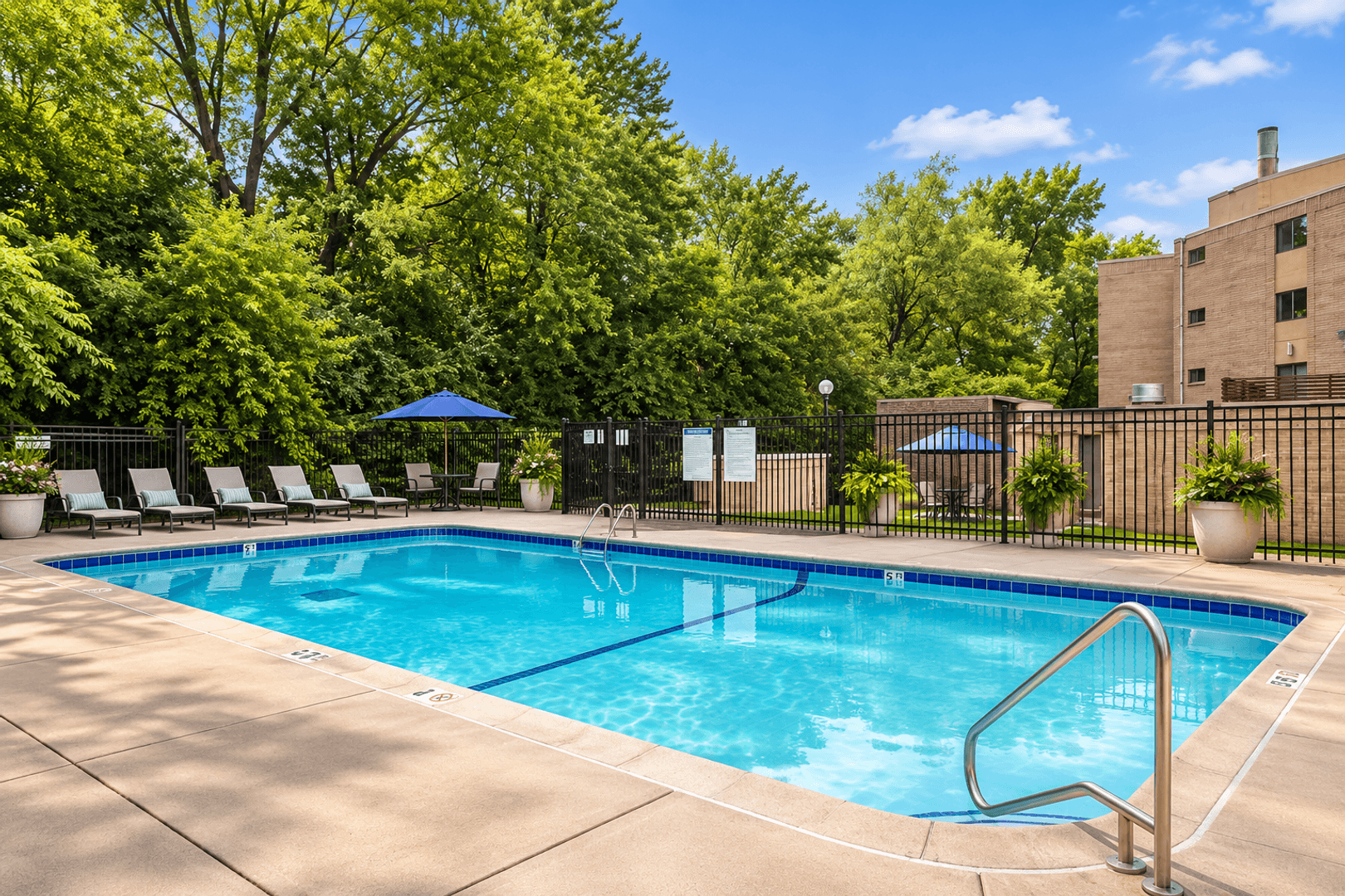 Edina Condo: 6670 Vernon Ave
