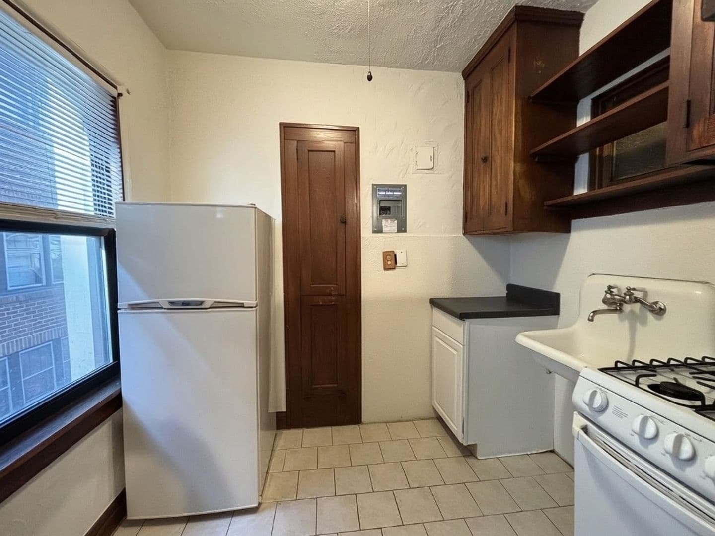 Saint Paul Apartment: 995 Grand Ave