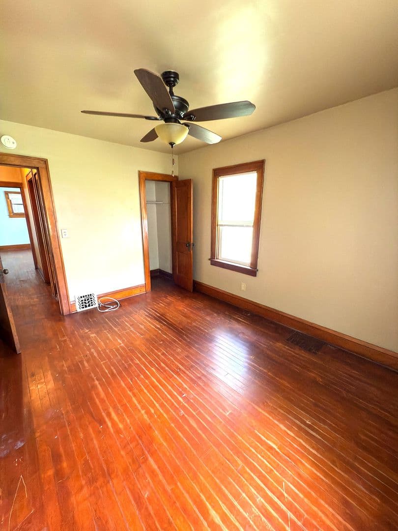 Minneapolis House: 2614 Dupont Avenue North